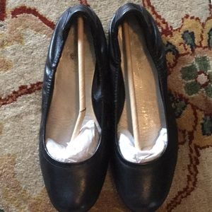 Women’s Cole Haan Air Brandon Black flats, sz 8.5